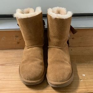 UGG Women’s Bailey Bow Chestnut Suede Boots Size 6